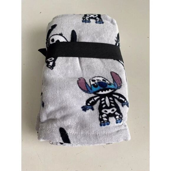 Set Of 2 Disney STITCH Skeleton Costume Halloween Hand Towels Bath 16 X 28” NEW - Picture 9 of 10